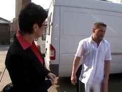 Klassisch, Kehlenfick, Fingern, Reif, Orgasmus, Im freien, Öffentlich, Titten