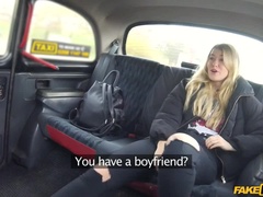 Sucer une bite, Voiture, En levrette, Bâillonner, Léchez, De plein air, Pov, Chatte