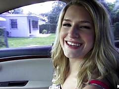 18 ans, Grosse bite, Blonde, Voiture, En levrette, Maigrichonne, Adolescente, Toilettes