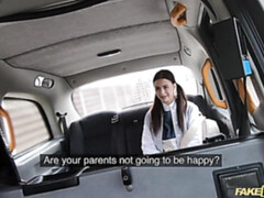 Culo, Culo grande, Verga grande, Morena, Autobús, Estilo perrito, Muñeca, Al aire libre