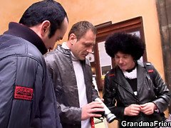 In den arsch, Arsch, Braunhaarige, Tschechisch, Hd, Masturbation, Reif, Muschi