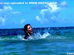 Amateur, Plage, Gros cul, Gros seins, Mignonne, Femelle, Lactation, Solo