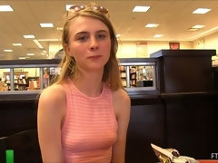 アナル, 指いじり, オナニー, オーガズム, 公共, 一人, おもちゃ, スカートのぞき