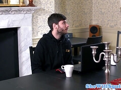 Grote mammen, Blond, Brits, Rondborstig, Europees, Spuiten, Zuigen, Tieten likken