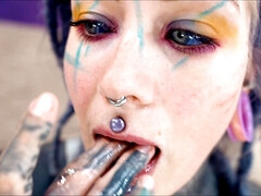 Pijpbeurt, Bruinharig, Diep in de keel, Kut duiken, Geschoren, Mager, Tieten likken, Speelgoed