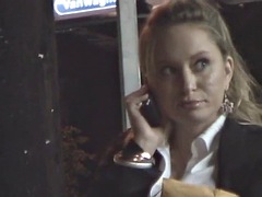 ブロンド, 公共