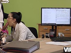 18, フェラチオ, 茶髪の, カップル, チェコ, お金, ハメ撮り, 公共