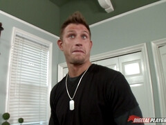 Gros seins, Brunette brune, Plantureuse, Emocore, Tatouage, Allumeuse