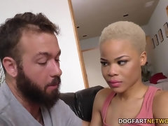 Noire, Blonde, Sucer une bite, Gorge profonde, Queue, Noir ébène, Bâillonner, Interracial