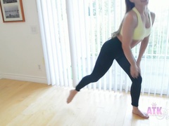 Kont, Bruinharig, Vingeren, Masturbatie, Klein, Kut duiken, Geschoren, Tieten likken