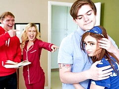 Gros cul, Grosse bite, Sucer une bite, En levrette, Le plan cul à quatre, Petite femme, Adolescente, Nénés