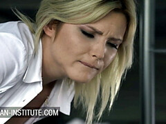 Anaal, Grote mammen, Blond, Pijpbeurt, Rondborstig, Hondjeshouding, Rijden, Tiener