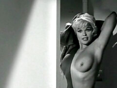 Sucer une bite, Embrassement, Lesbienne, Masturbation, Chatte, Rasée, Dénudage, Rétro ancien