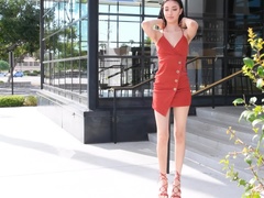 Acercamiento, Bailar, Abierta, Masturbación, Orgasmo, Público, Solo, Bajo la falda