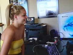 Masturbation, Orgasme, Public, Solo, Gicler, Sous la jupe