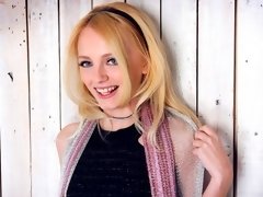 Собачьи, Пальцем, Ласковые ручки, Бритые, Тощие, Стриптизерша, Молоденькие, Сиськи