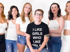 Блондинки, Брюнетки, Собачьи, Пальцем, Поцелуи, Лизание, Киски, Стриптизерша