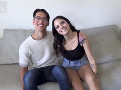 バック, 手コキする, キス, なめる, オマンコ, ストリッピング, タトゥー, ティーン