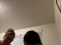 Enthousiasteling, Grote mammen, Pijpbeurt, Rondborstig, Stel, Moeder die ik wil neuken, Moeder, Tieten likken