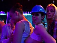 Grupo, Sexo duro, Público