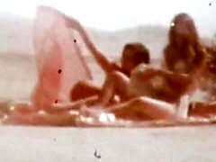 Amateur, Grosse bite, Fétiche, 2 femmes 1 homme, Masturbation, Public, Rétro, Tabou