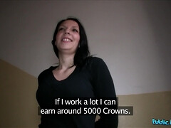 Leie, Braunhaarige, Europäisch, Handjob, Geld, Im freien, Pov, Realität