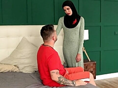 18 jaar, Grote kont, Grote lul, Grote mammen, Pijpbeurt, Hondjeshouding, Mager, Tiener