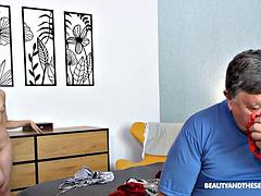 Tussi, Blasen, Geschnappt, Handjob, Hd, Höschen, Pov, Dusche