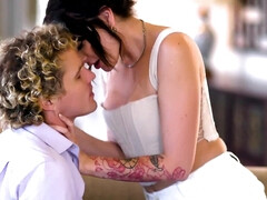 Grote kont, Grote mammen, Bruinharig, Sperma shot, Handbeurt, Hd, Moeder die ik wil neuken, Vrouw