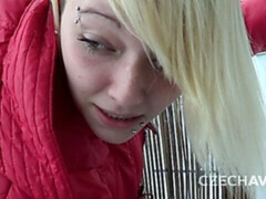 ブロンド, フェラチオ, バック, 指いじり, 手コキする, ハメ撮り, ストリッピング, ティーン