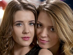 Пальцем, Лизание, Мастурбация, Трусики, Киски, Бритые, Стриптизерша, Сиськи