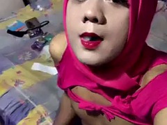 Travestis, Tir de sperme, Gode, Indonésienne, Masturbation, Transsexuelle, Nénés, Webcam