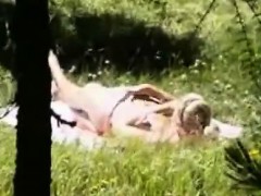 Amateur, Rubia, Penetracion con dedos, Primera ves, Masturbación, Al aire libre, Adolescente, Voyeur